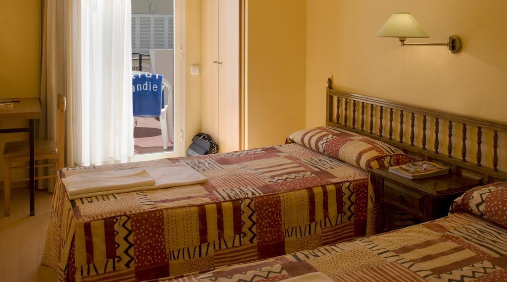 Hotel Central Normandie Sitges Phòng bức ảnh